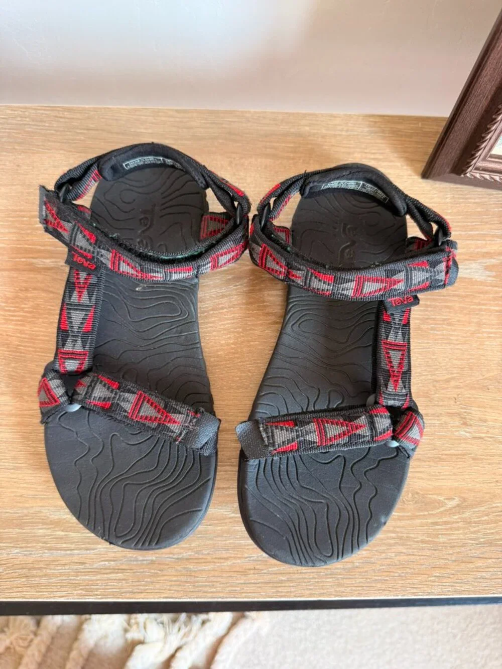 Teva Hurricane Sandals XLT 2 Sport Black Red & Gray Triangle Pattern Kids 3